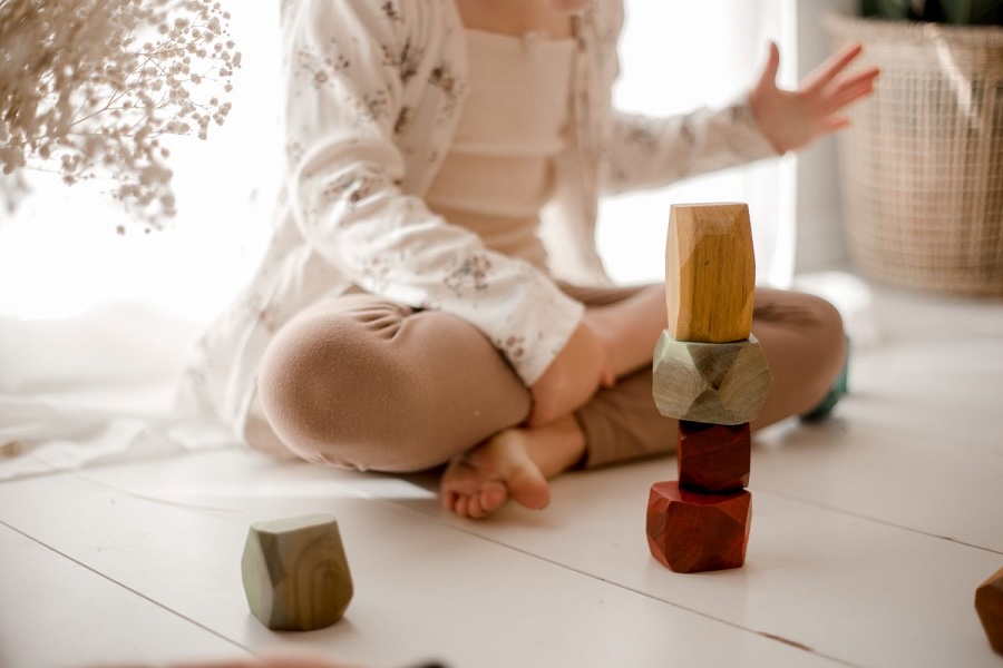 Qtoys Coloured Wooden Stacking Gems - Image 3